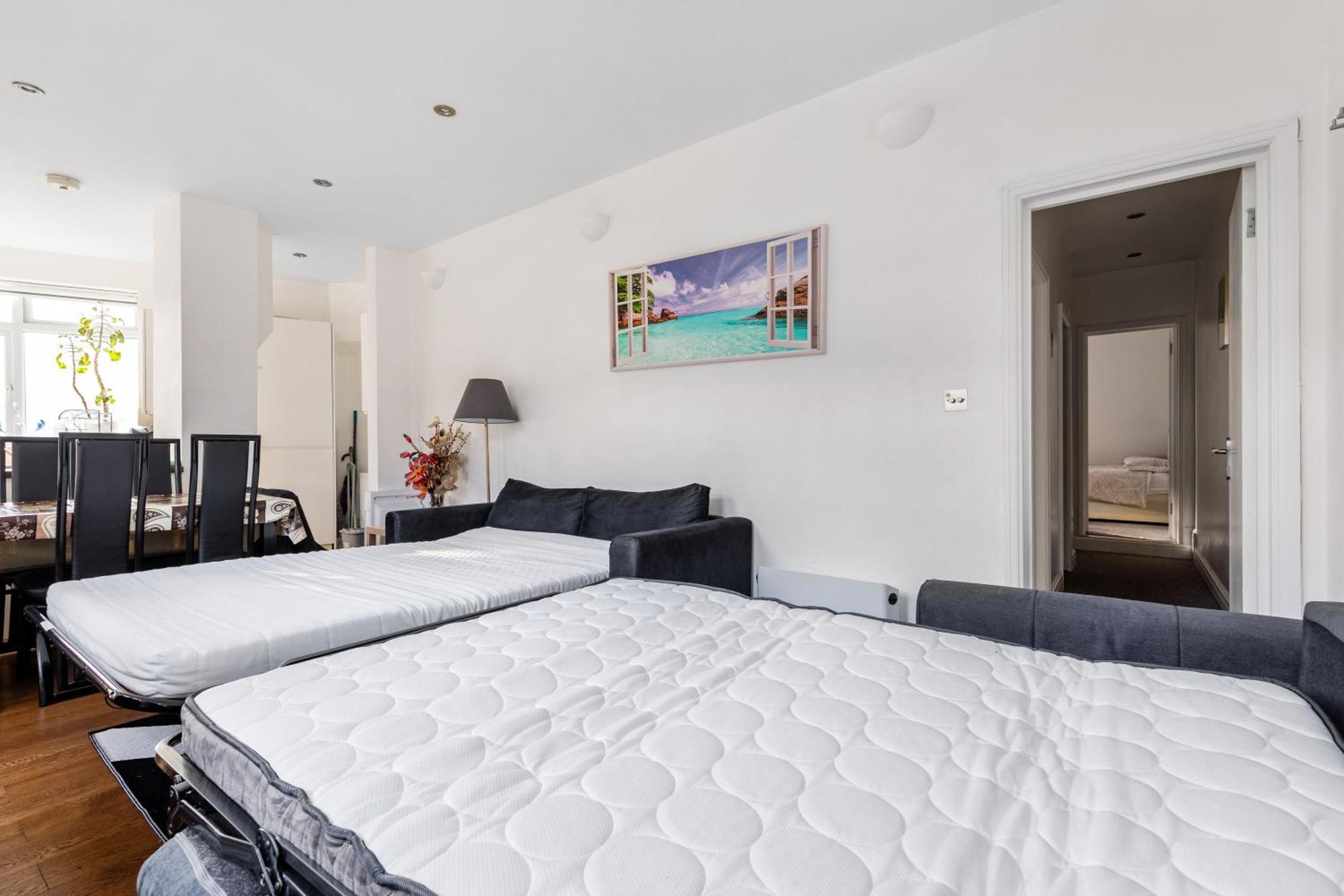 Spacious 2 Bed 2 Bath Apartment With Free Parking For 2 Cars And Underground Station Zone 2 For Quick Access To Central London Up To 10 Guests Kültér fotó